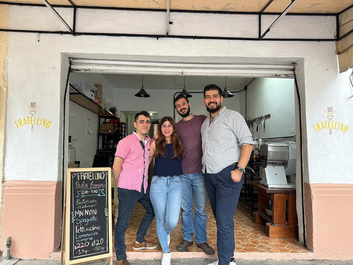 Foto de los socios de la casa